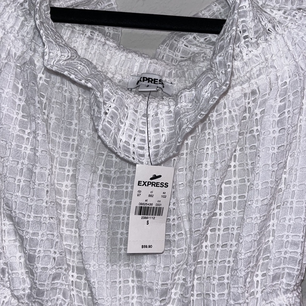 Express Crop Top (NWT) - Picture 3 of 3